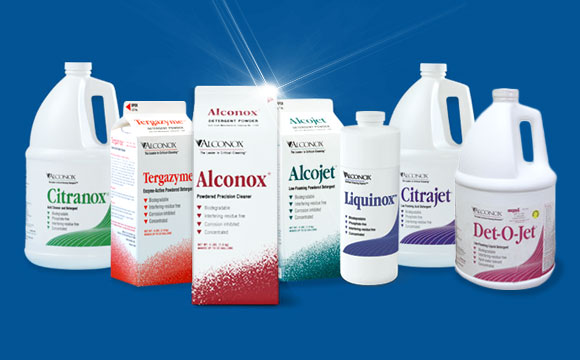 ALCONOX的清洁剂在各种清洗工作中的都可以使用，例如在医疗中心、制药工厂、实验室、电子仪器和精密的机器制造等。 ALCONOX有一系列的清洗剂，包括：Alconox精密粉状清洗剂、Liqui-Nox液体清洗剂、Citranox酸性清洗剂、Alcojet低泡沫粉状清洗剂、Citrajet低泡沫酸性清洗剂、Detergent 8低泡沫无磷清洗剂、Det-O-JET低泡沫液体清洁剂、Luminox低泡沫中性清洗剂、TERG-A-ZYME酶活性粉状清洗剂、ALCOTABS清洁药品等。